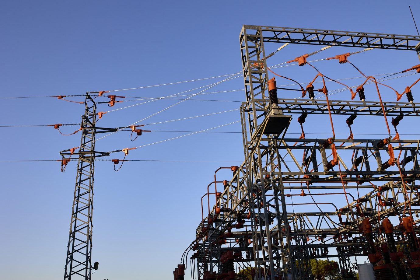 Tarifas de energia devem subir 3,5% em 2025 em média, projeta Aneel